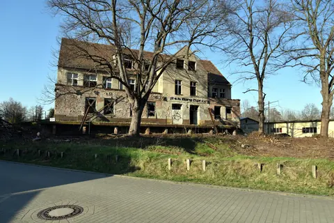 Die alte Molkerei im April 2009