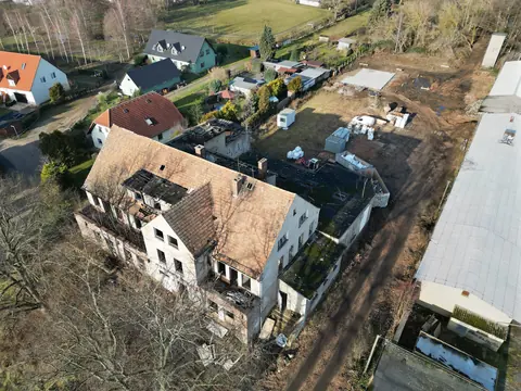Luftbild: alte Molkerei und Nachbarhäuser